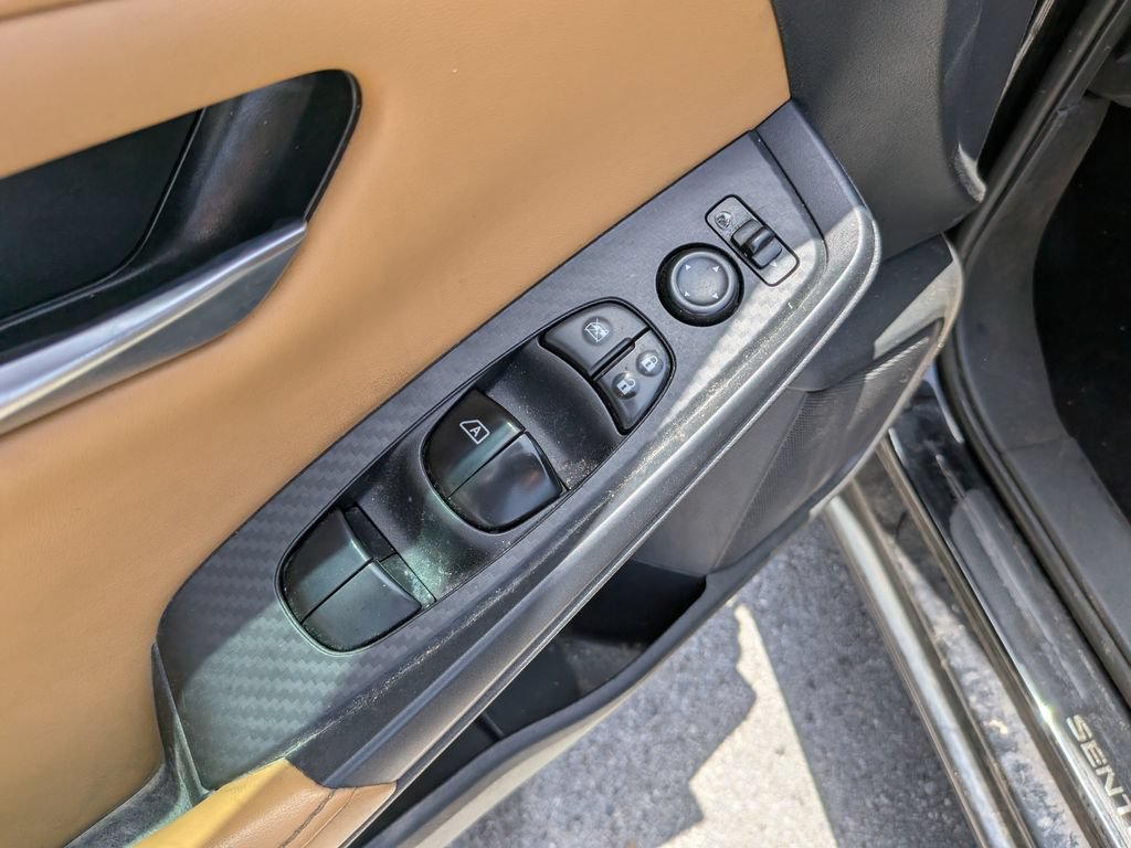 Used 2023 Nissan Sentra SV w/ SV Premium Package FWD image 21