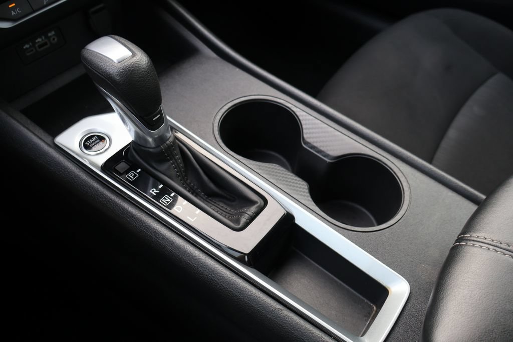 Used 2025 Nissan Altima 2.5 SV FWD image 29
