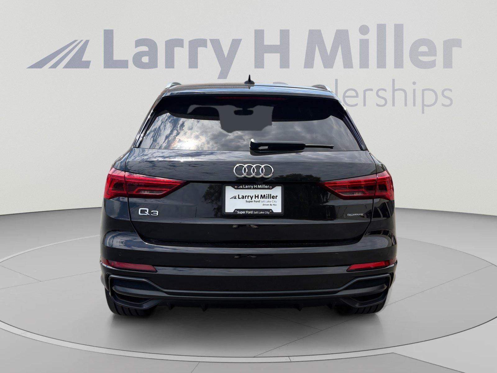 Used 2020 Audi Q3 2.0T Premium Plus w/ Premium Plus Package AWD/4WD image 4