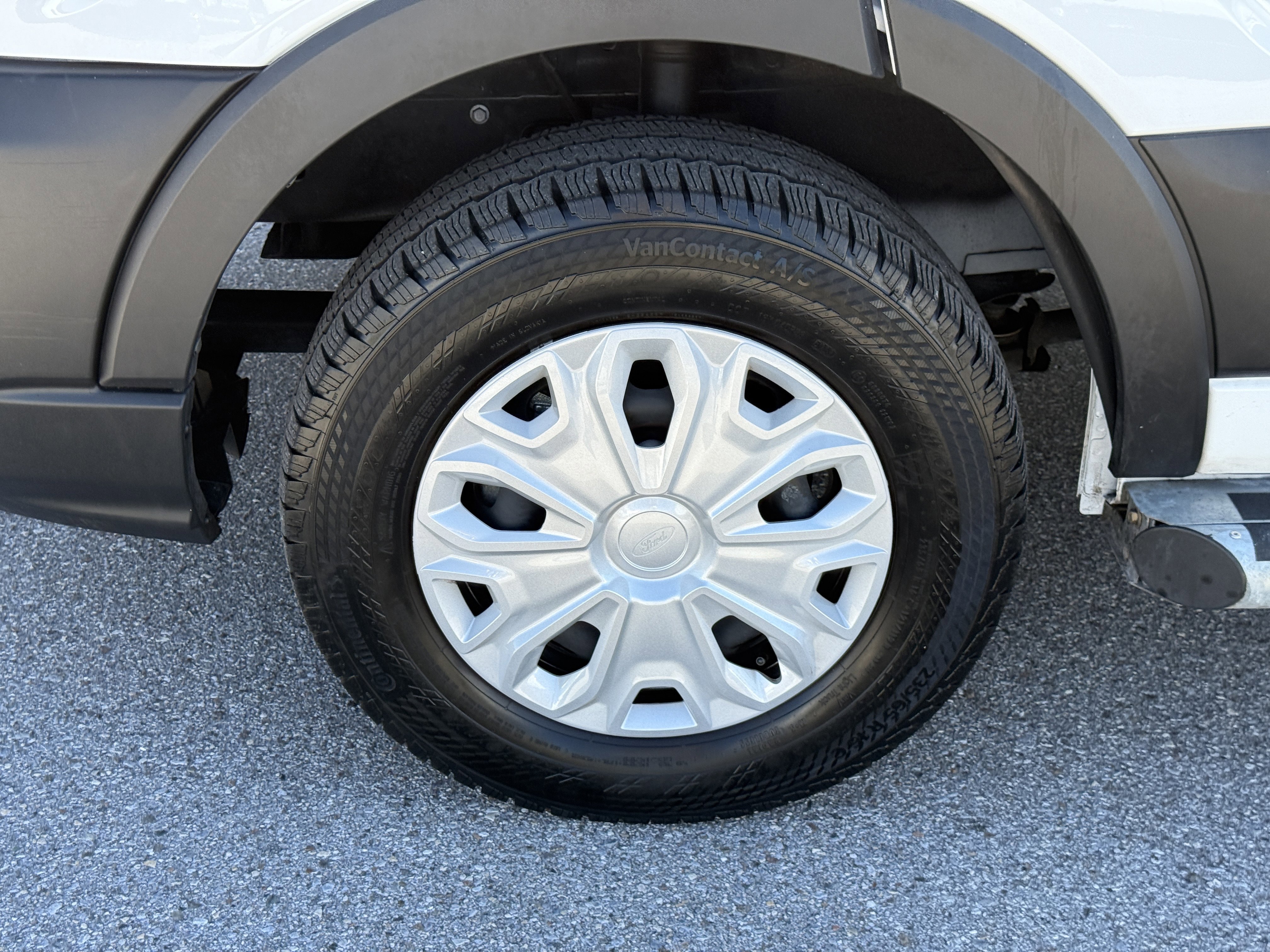 Certified 2024 Ford Transit 250 Low Roof w/ Exterior Upgrade Package image 27