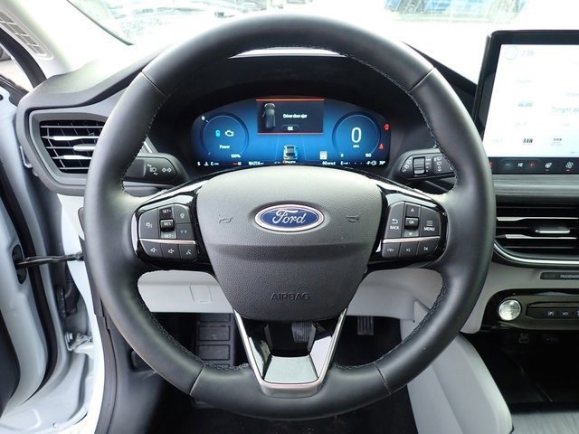 Certified 2025 Ford Escape Platinum w/ Premium Technology Package image 24