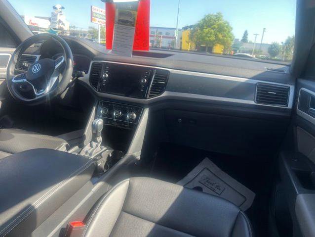 Used 2022 Volkswagen Atlas Cross Sport SEL R-Line AWD/4WD image 9