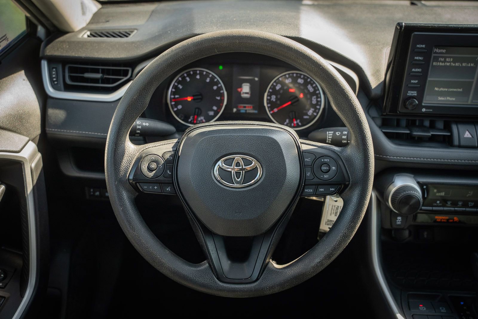 Used 2020 Toyota RAV4 LE FWD image 24