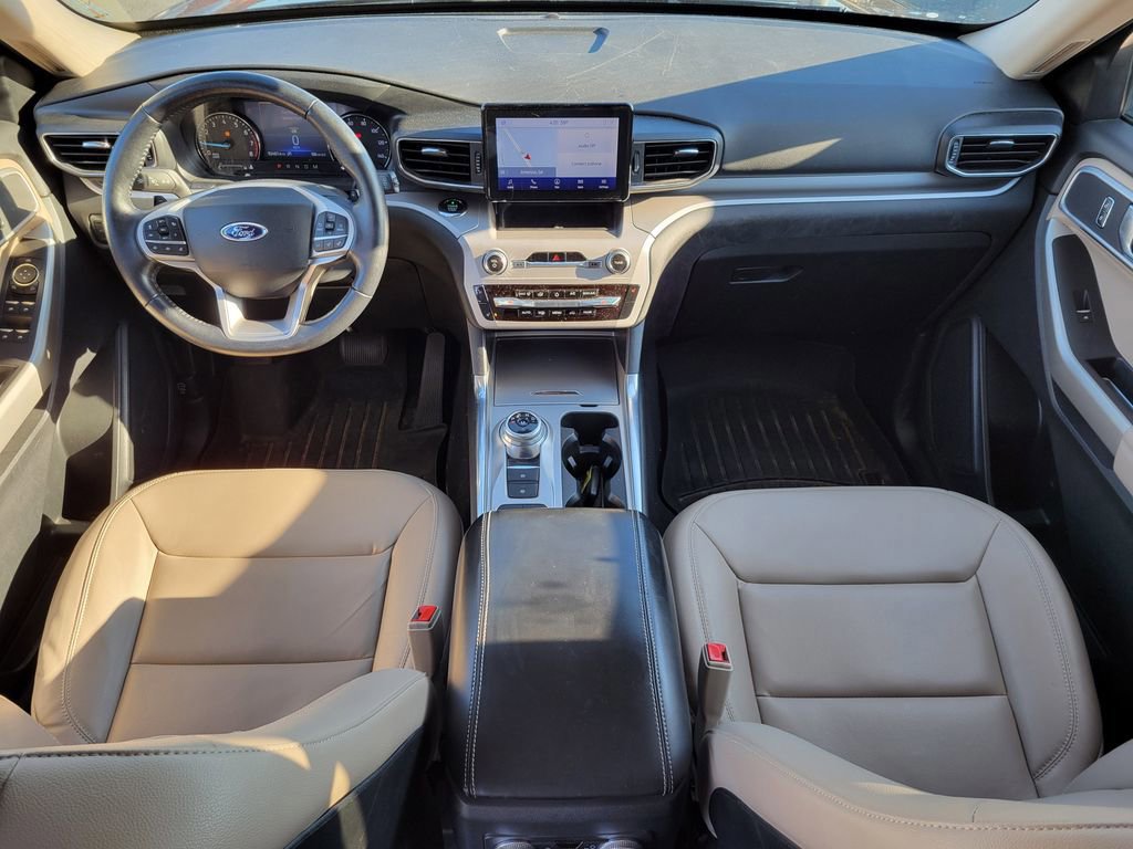 Certified 2020 Ford Explorer XLT w/ Equipment Group 202A image 17