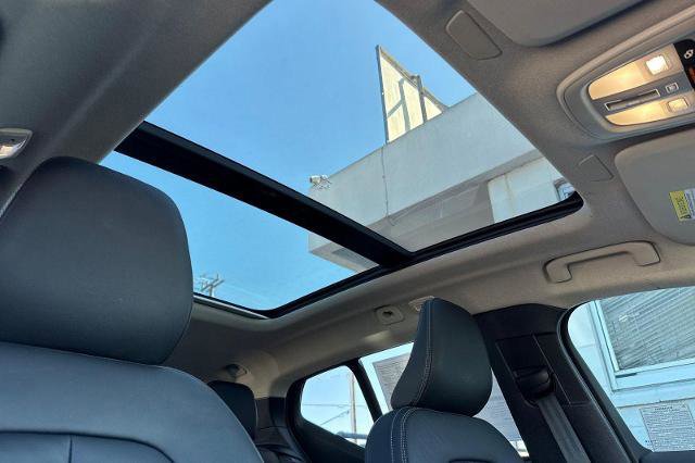 Used 2023 Volvo XC40 B5 Ultimate w/ Protection Package Premier image 14