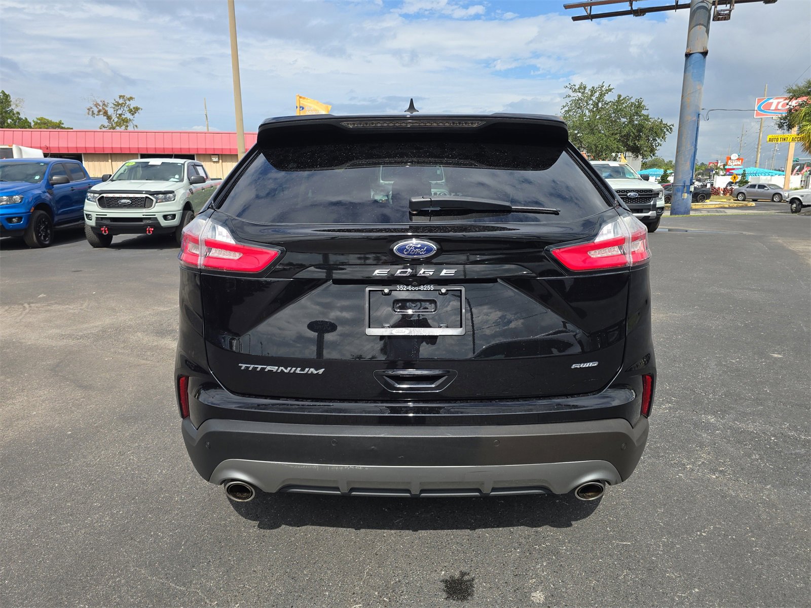 Certified 2023 Ford Edge Titanium image 5