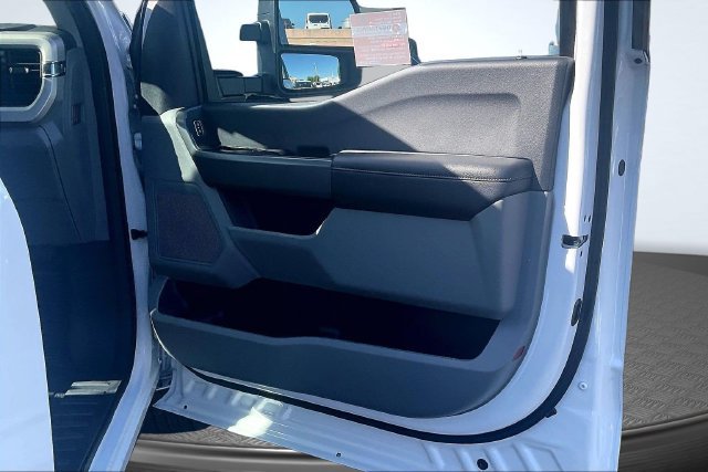 Certified 2026 Ford F350 XLT RWD image 22