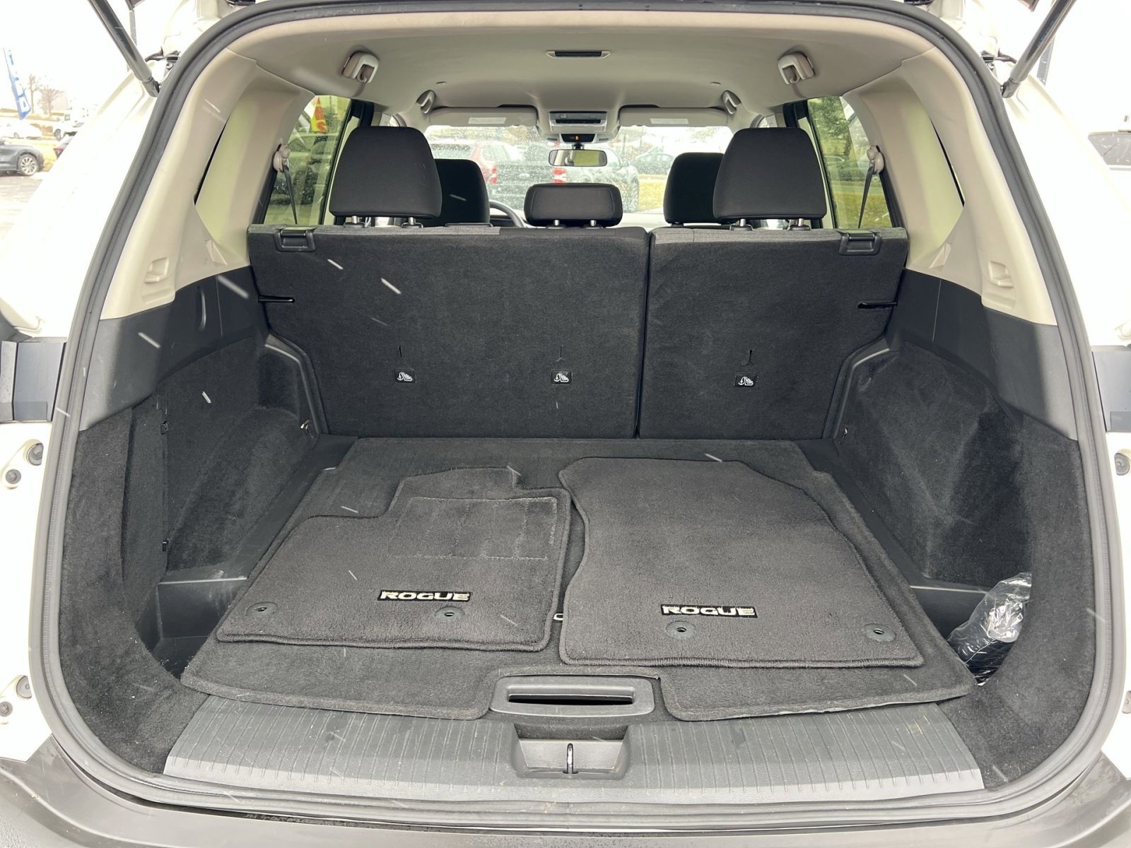 Used 2023 Nissan Rogue SV image 24