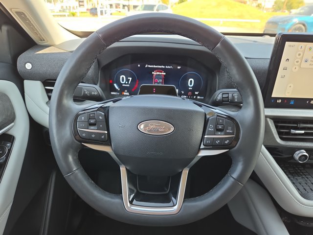 Certified 2025 Ford Explorer Platinum w/ LUX Leather Package AWD/4WD image 20