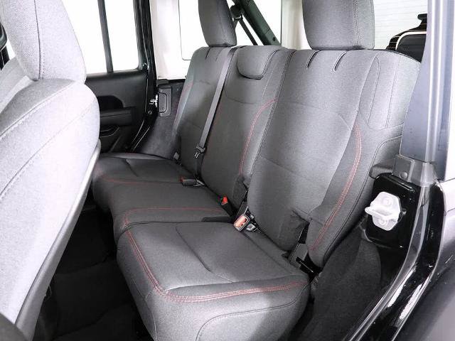 Used 2025 Jeep Wrangler Unlimited Rubicon AWD/4WD image 13