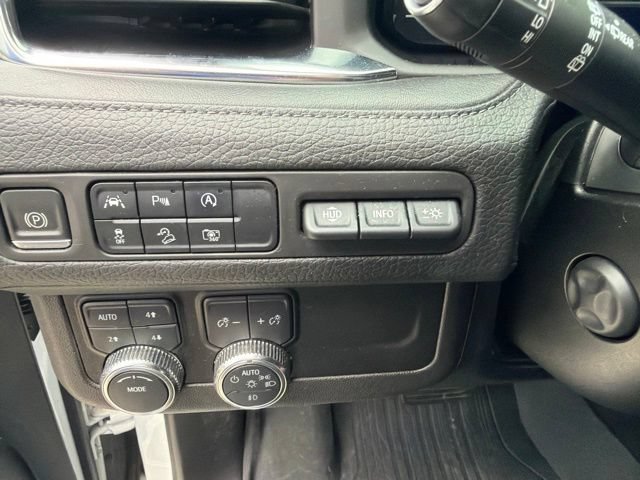 Used 2023 GMC Yukon Denali AWD/4WD image 41