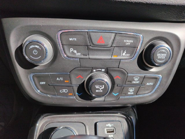 Used 2021 Jeep Compass Limited w/ Sun and Sound Group AWD/4WD image 39
