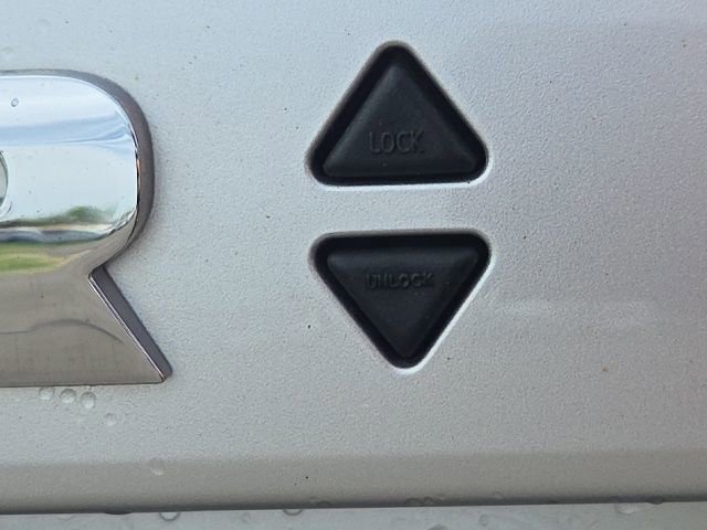 Used 2021 Toyota 4Runner SR5 AWD/4WD image 17