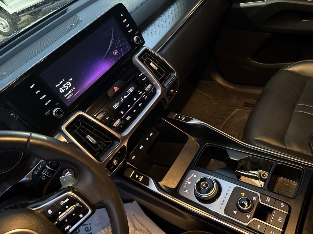 Used 2023 Kia Sorento EX image 15