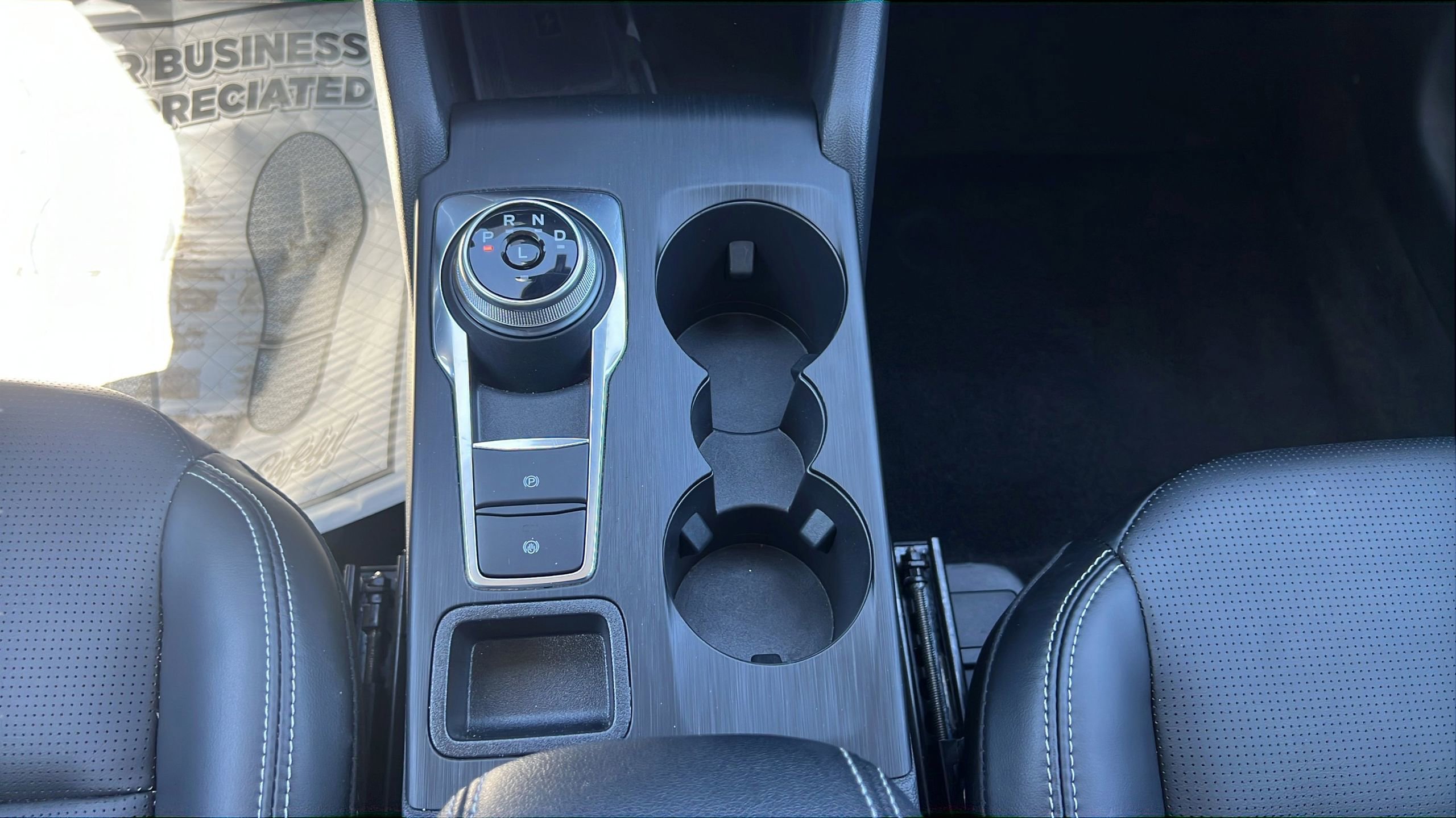 Certified 2025 Ford Escape Platinum AWD/4WD image 24