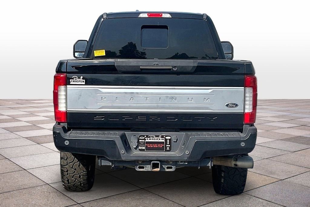 Certified 2017 Ford F250 Platinum w/ FX4 Off-Road Package AWD/4WD image 4