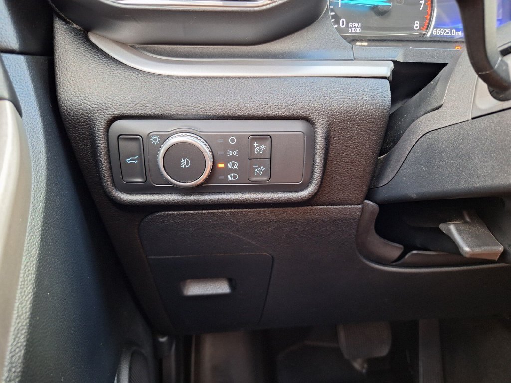 Certified 2022 Ford Explorer XLT w/ Equipment Group 202A RWD image 22