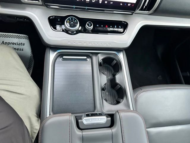 Certified 2025 Ford Expedition Active AWD/4WD image 86