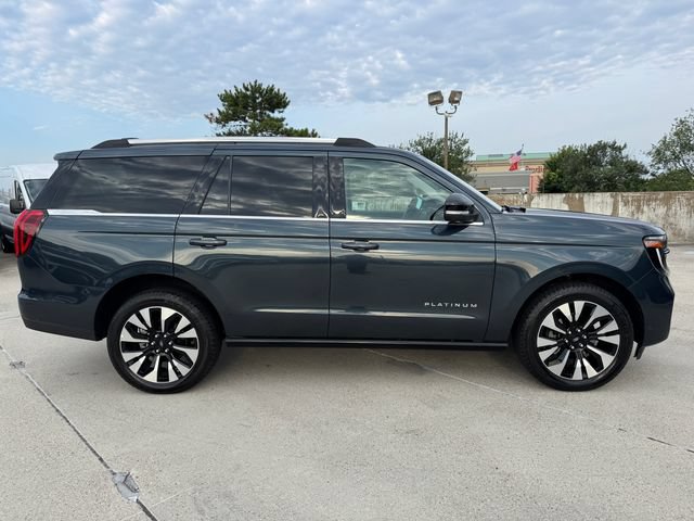 Certified 2025 Ford Expedition Platinum w/ Driver's Package AWD/4WD image 4