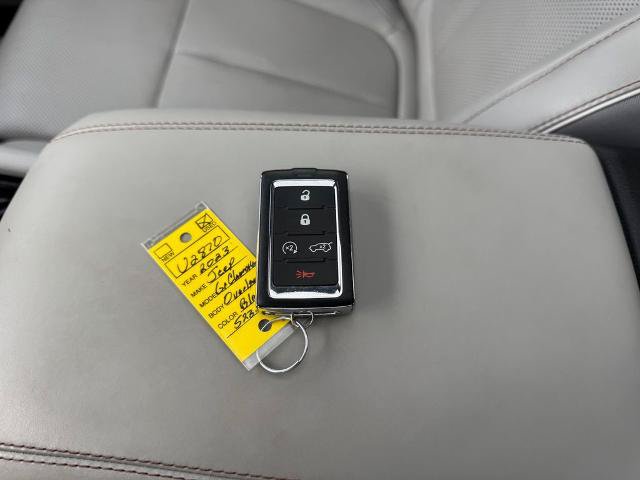 Used 2023 Jeep Grand Cherokee Overland w/ Advanced Protech Group III AWD/4WD image 19