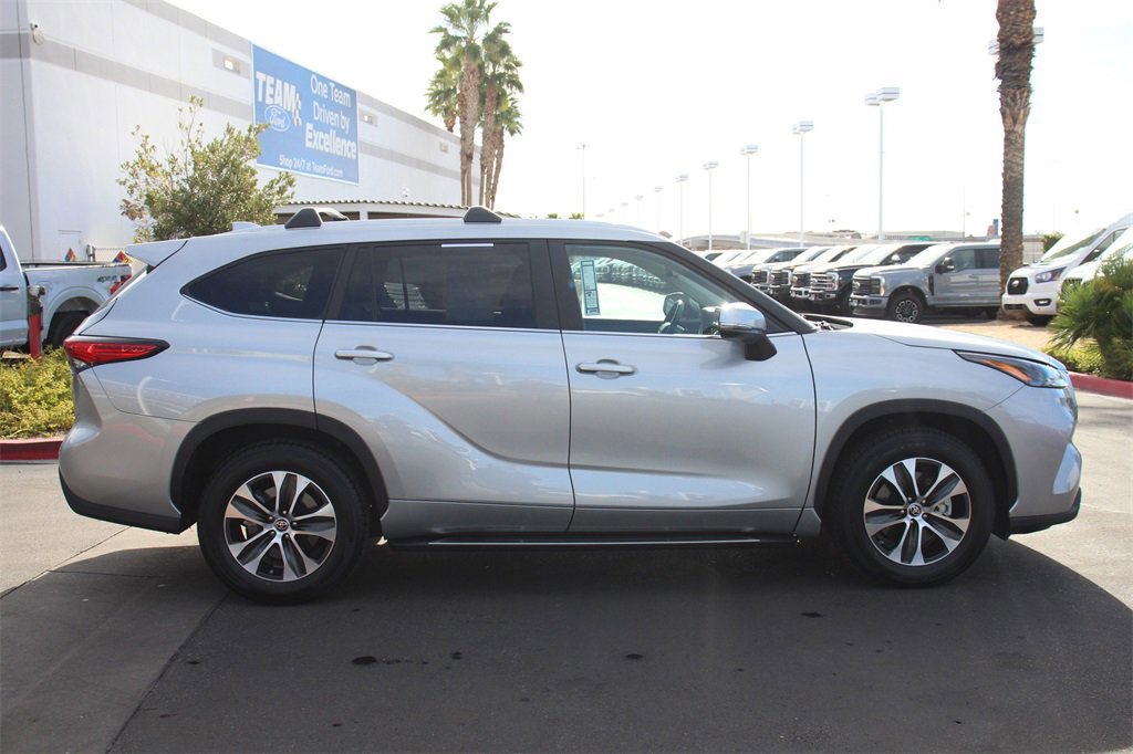 Used 2023 Toyota Highlander XLE image 8
