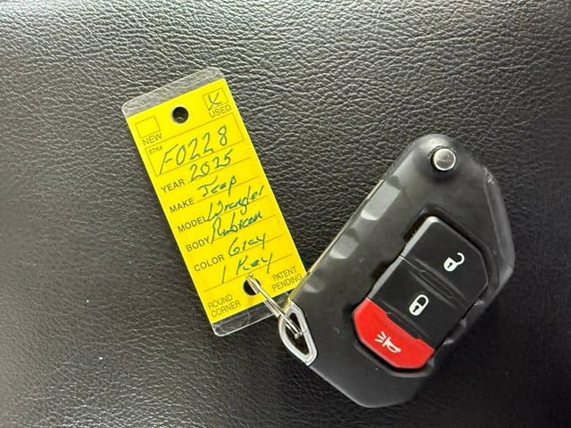 Used 2025 Jeep Wrangler Unlimited Rubicon AWD/4WD image 36