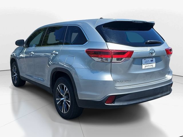 Used 2019 Toyota Highlander LE FWD image 5