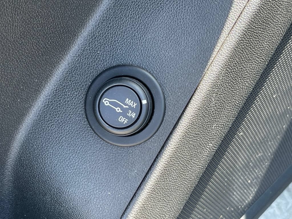 Used 2018 Chevrolet Equinox LT w/ Sun & Infotainment Package FWD image 22