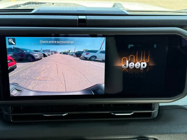 Used 2025 Jeep Gladiator Sport AWD/4WD image 12