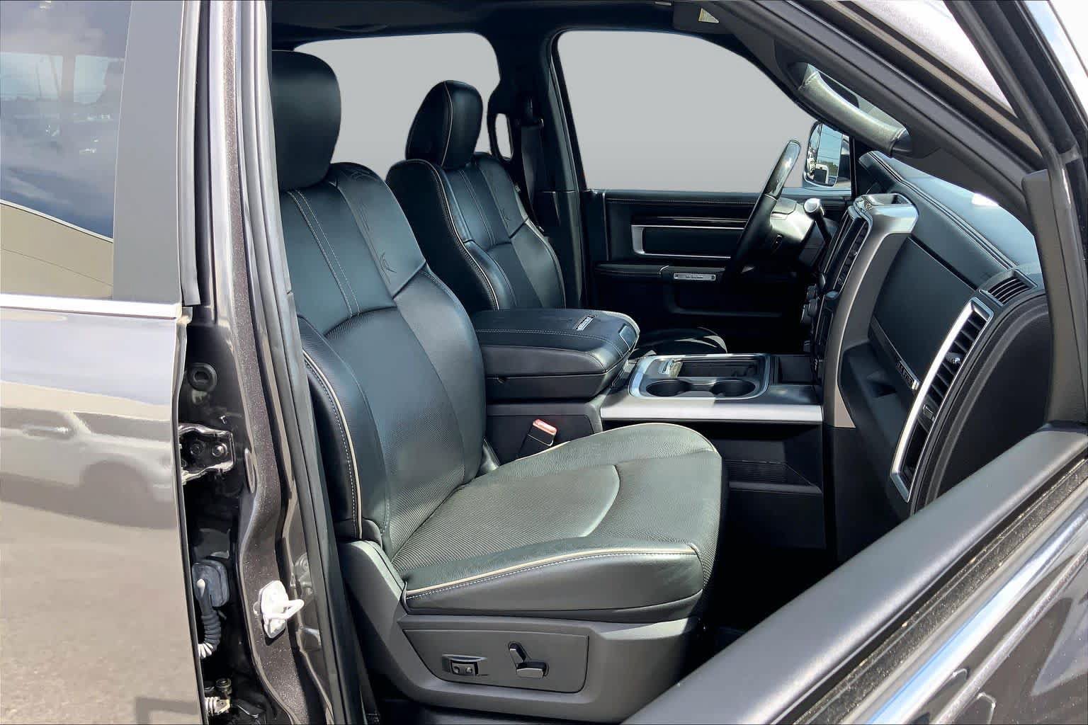 Used 2018 RAM 3500 Laramie Longhorn AWD/4WD image 9