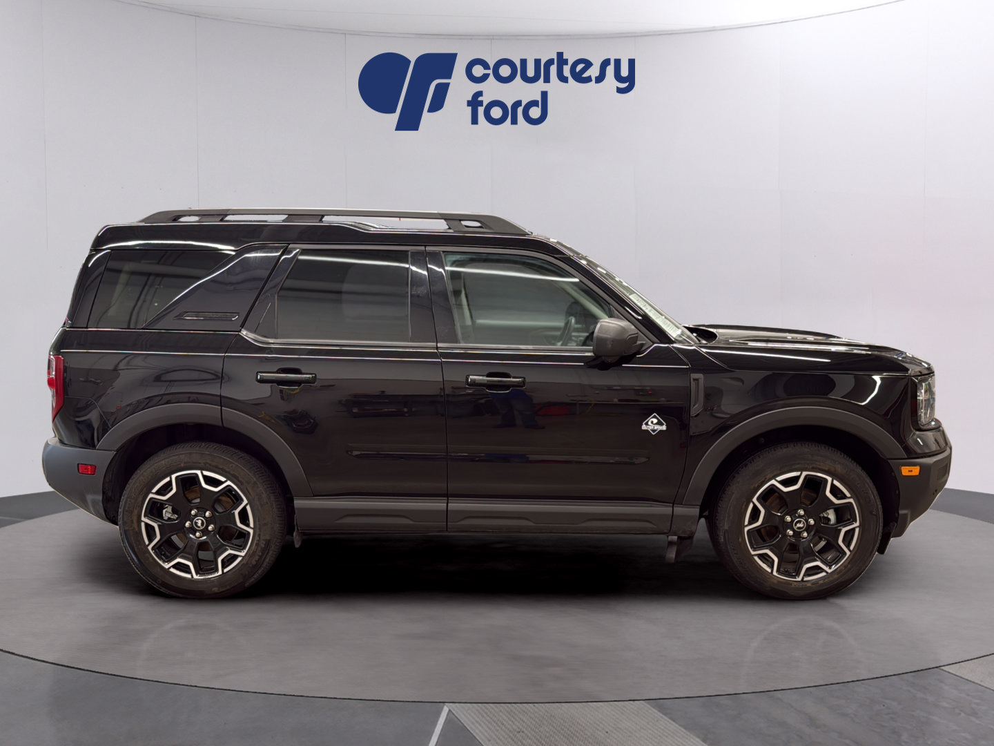Certified 2025 Ford Bronco Sport Outer Banks w/ Outer Banks Tech Package+ AWD/4WD image 8