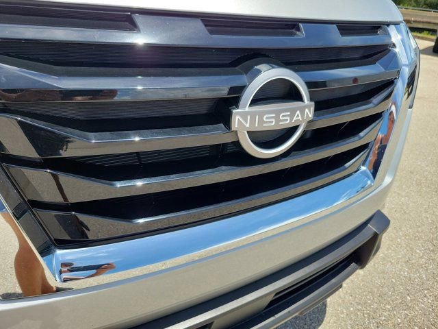 Used 2025 Nissan Pathfinder S FWD image 12