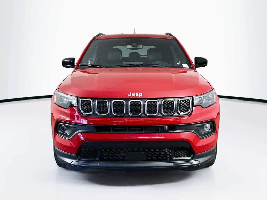 Used 2023 Jeep Compass Latitude AWD/4WD image 8