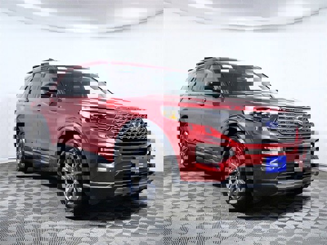 Certified 2023 Ford Explorer XLT w/ Equipment Group 202A image 5