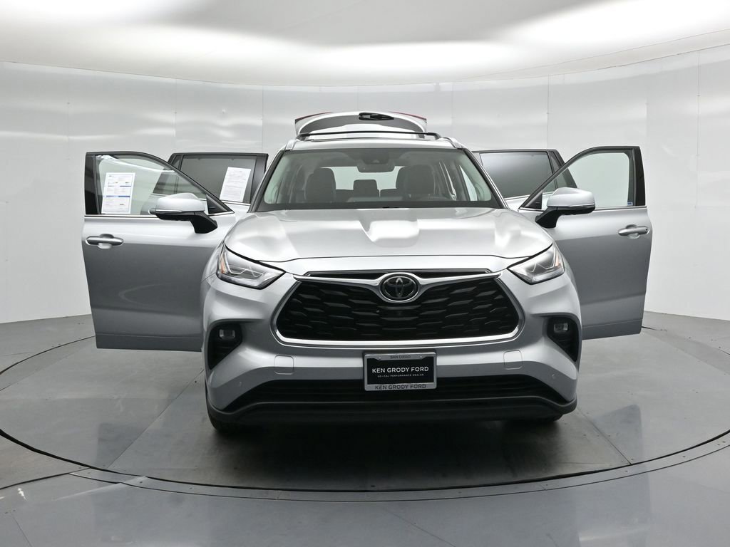 Used 2022 Toyota Highlander Limited image 55