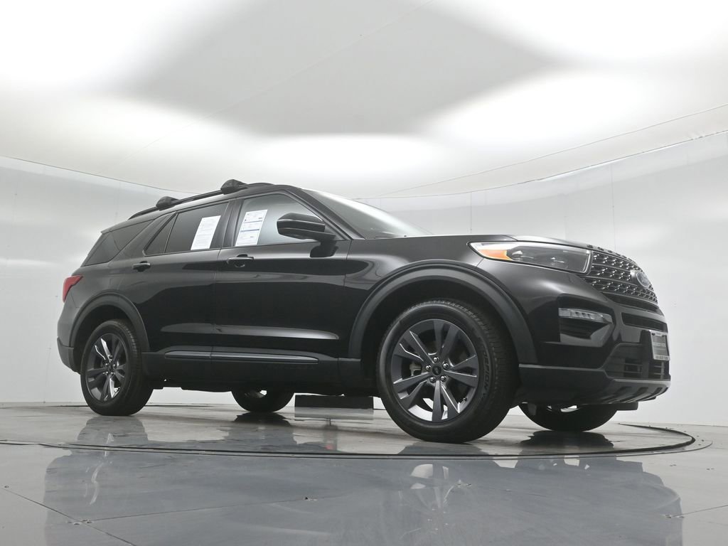 Certified 2023 Ford Explorer XLT w/ Equipment Group 202A image 4