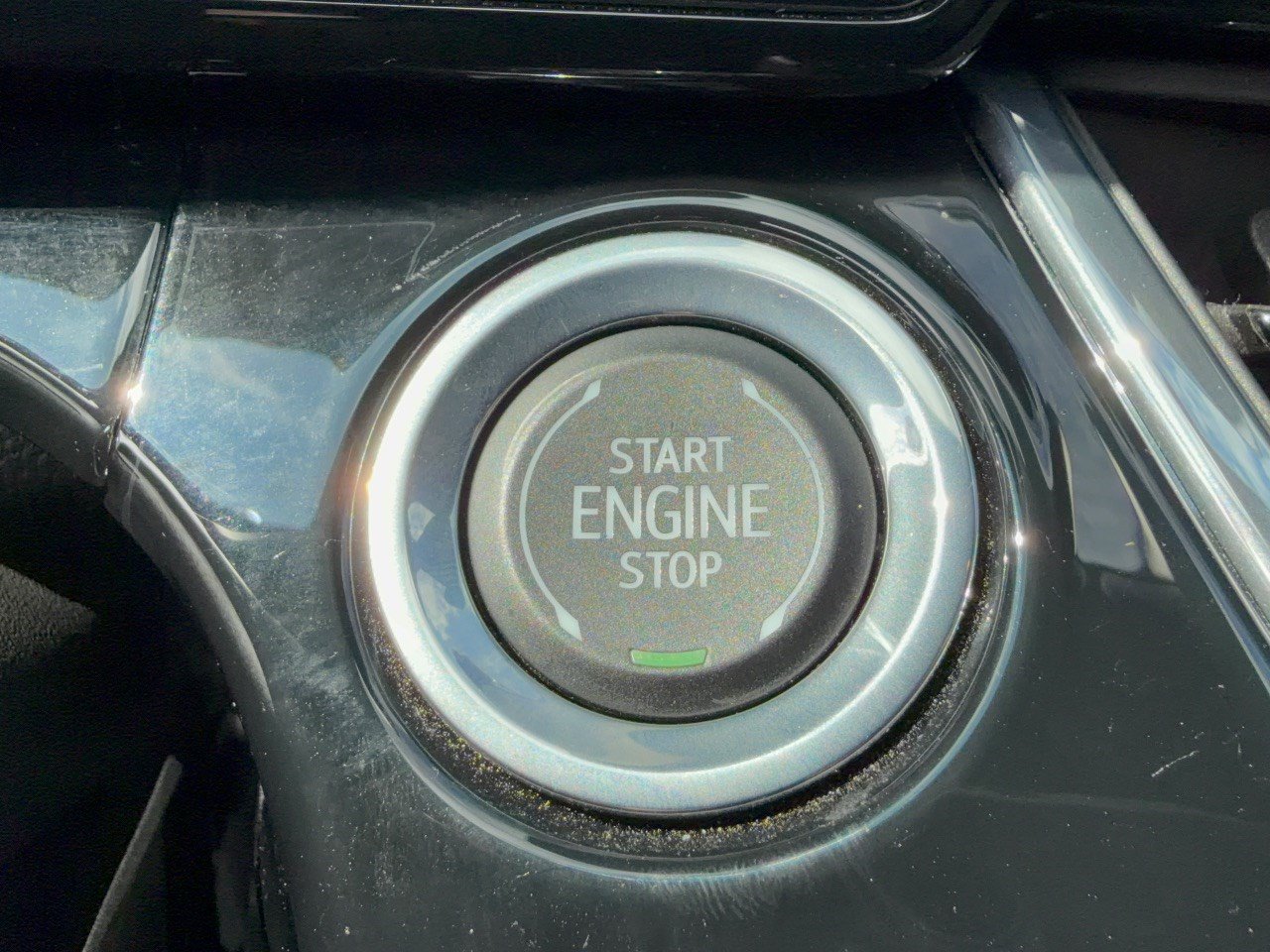 Used 2025 Chevrolet Trax RS w/ Driver Confidence Package FWD image 20