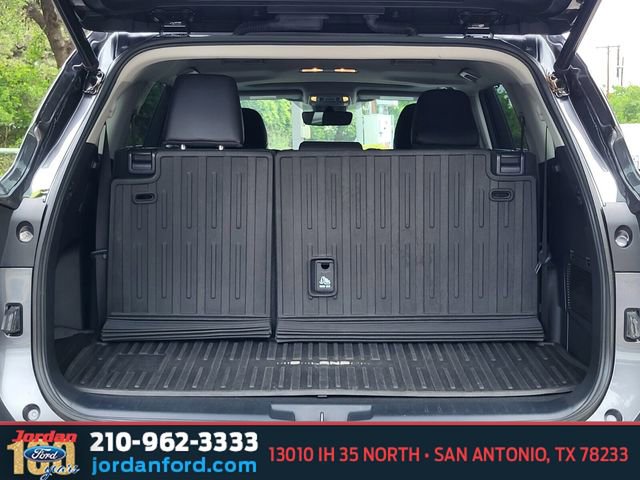 Used 2023 Toyota Highlander XLE FWD image 31