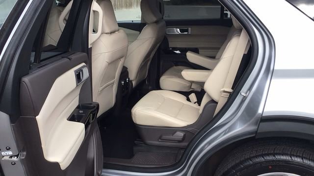 Certified 2021 Ford Explorer Platinum w/ Equipment Group 601A image 13