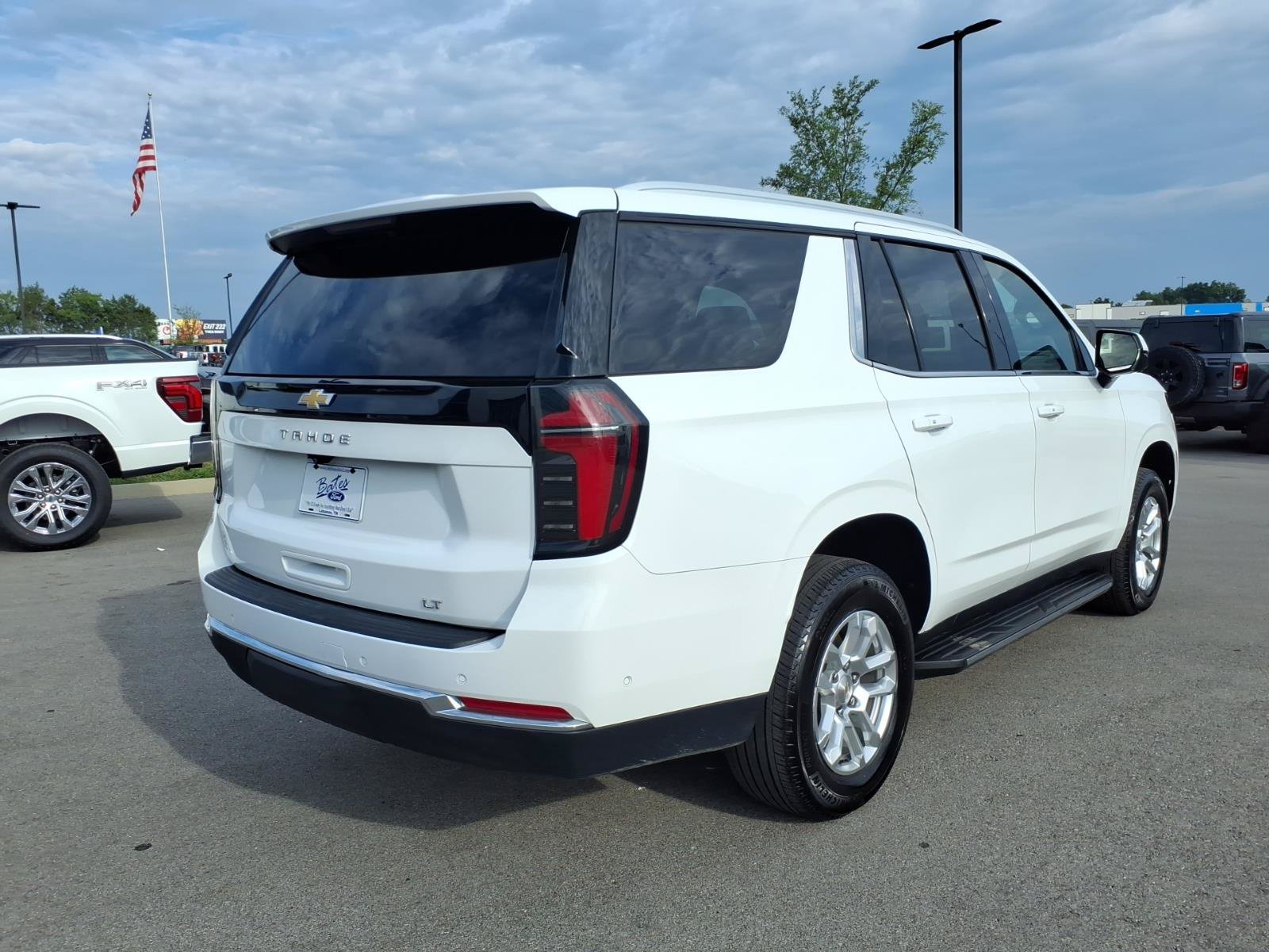 Used 2025 Chevrolet Tahoe LT AWD/4WD image 3