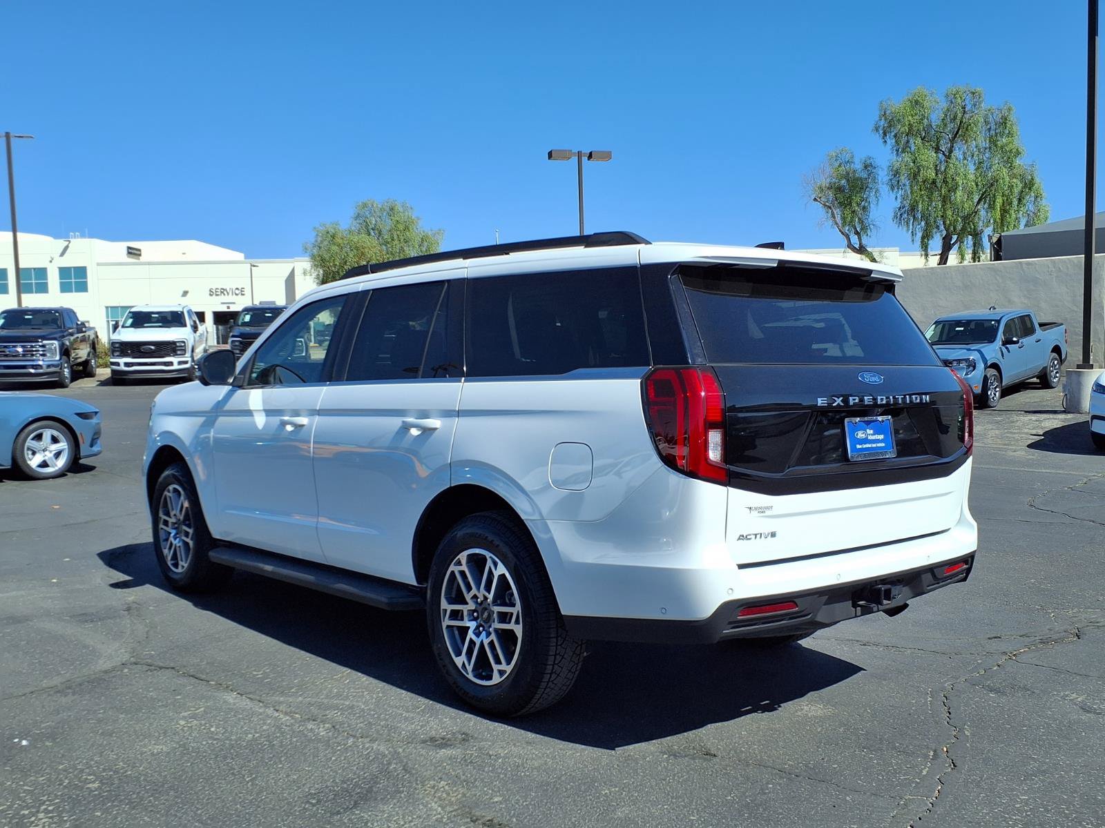 Certified 2025 Ford Expedition Active AWD/4WD image 4