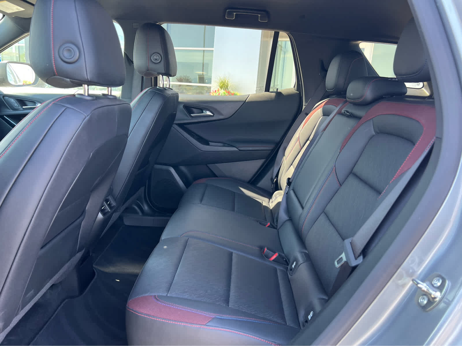 Used 2025 Chevrolet Equinox RS AWD/4WD image 25