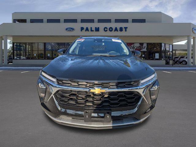 Used 2025 Chevrolet Trax LT FWD image 9
