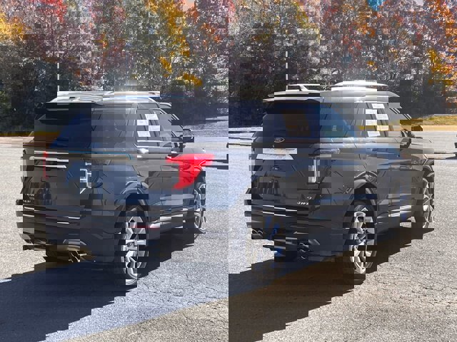 Certified 2022 Ford Explorer Platinum w/ Equipment Group 601A image 5