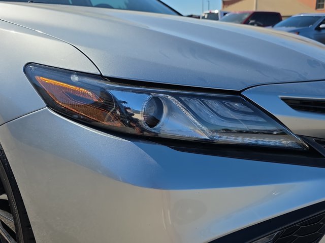 Used 2023 Toyota Camry XSE FWD image 9
