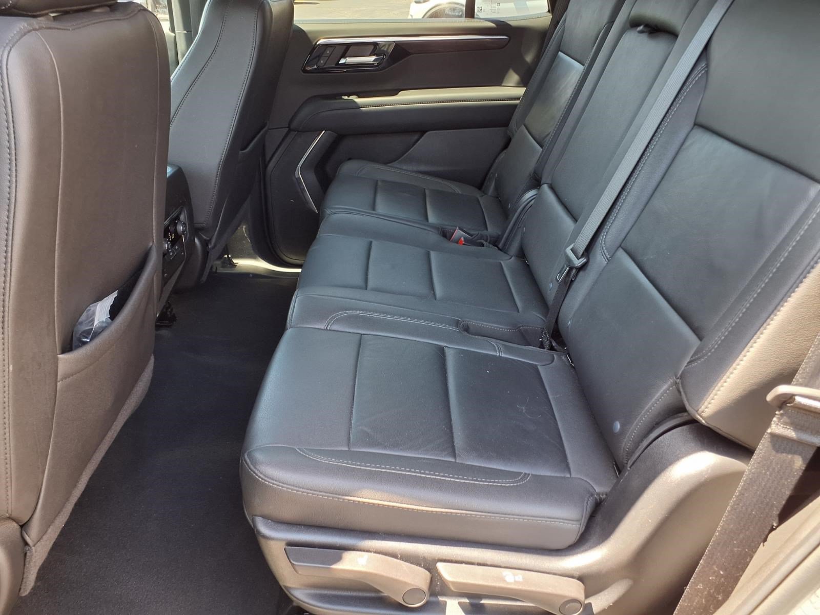 Used 2025 Chevrolet Tahoe LT AWD/4WD image 11
