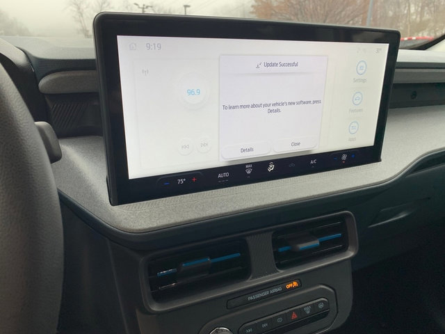 Certified 2025 Ford Maverick XLT image 26