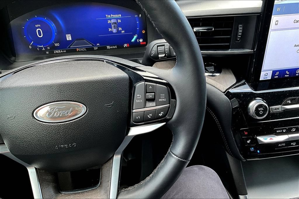 Certified 2024 Ford Explorer Platinum w/ Technology Package AWD/4WD image 14