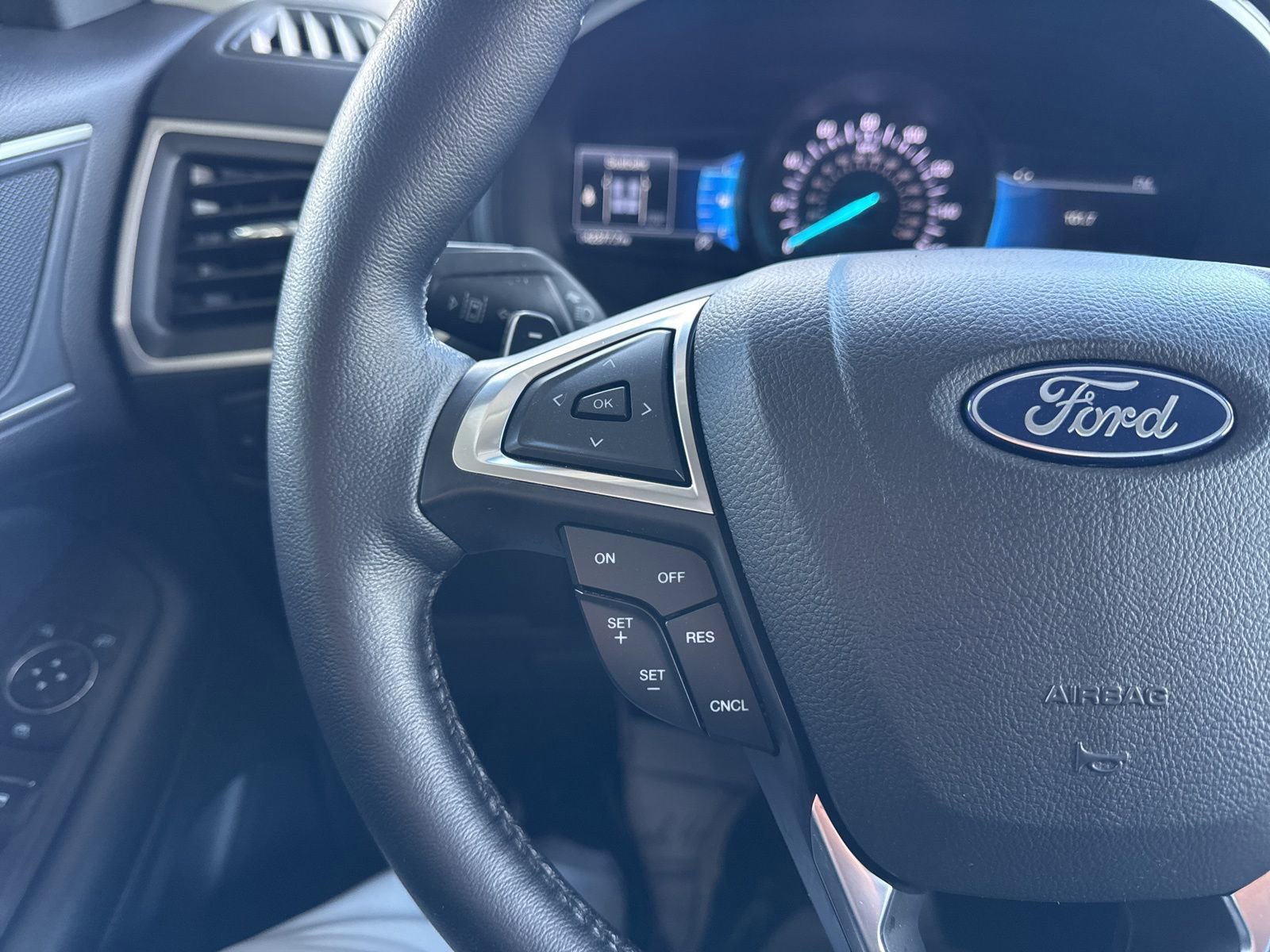 Certified 2023 Ford Edge SEL w/ Convenience Package image 30