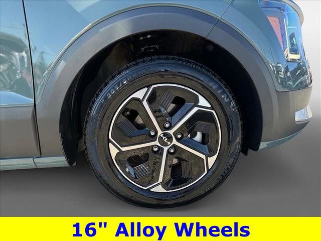 Used 2023 Kia Niro EX image 10